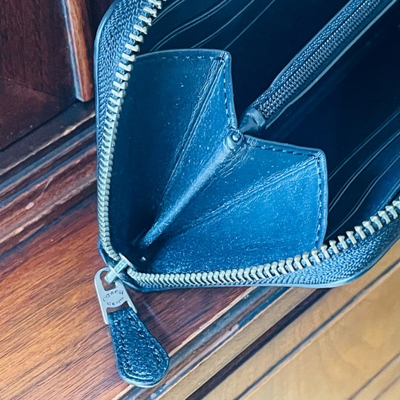 ULTRA RARE UNICORN Coach Hologram Petrol Zip Accordion Oil Slick Wallet Purple - Picture 11 of 16